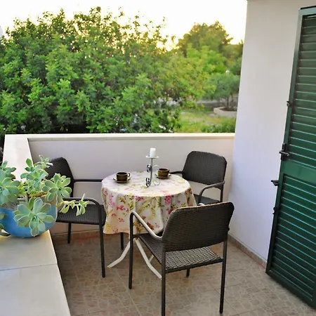 Apartment Buljevic Vrboska